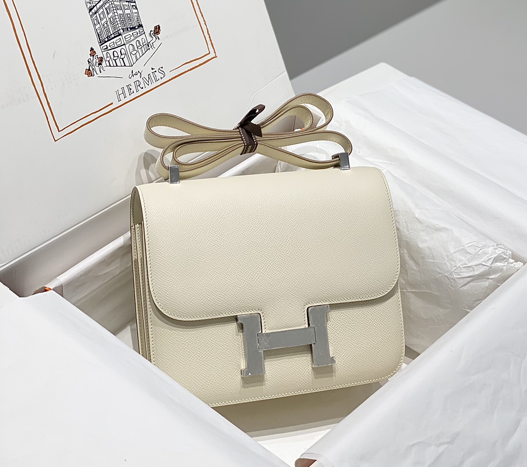 Hermes Constance 24cm Shoulder Bag In White Epsom Leather